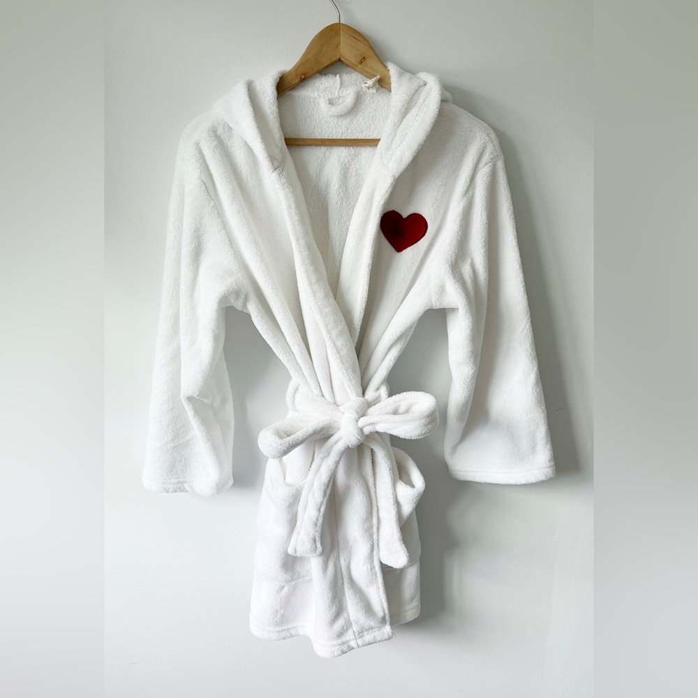 Comfy White Robe w/ Red Heart Accent